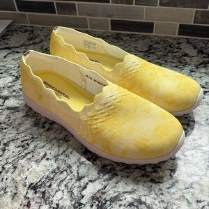 Skechers Reggae Fest Colorflage slip on size 10.  Like new condition.